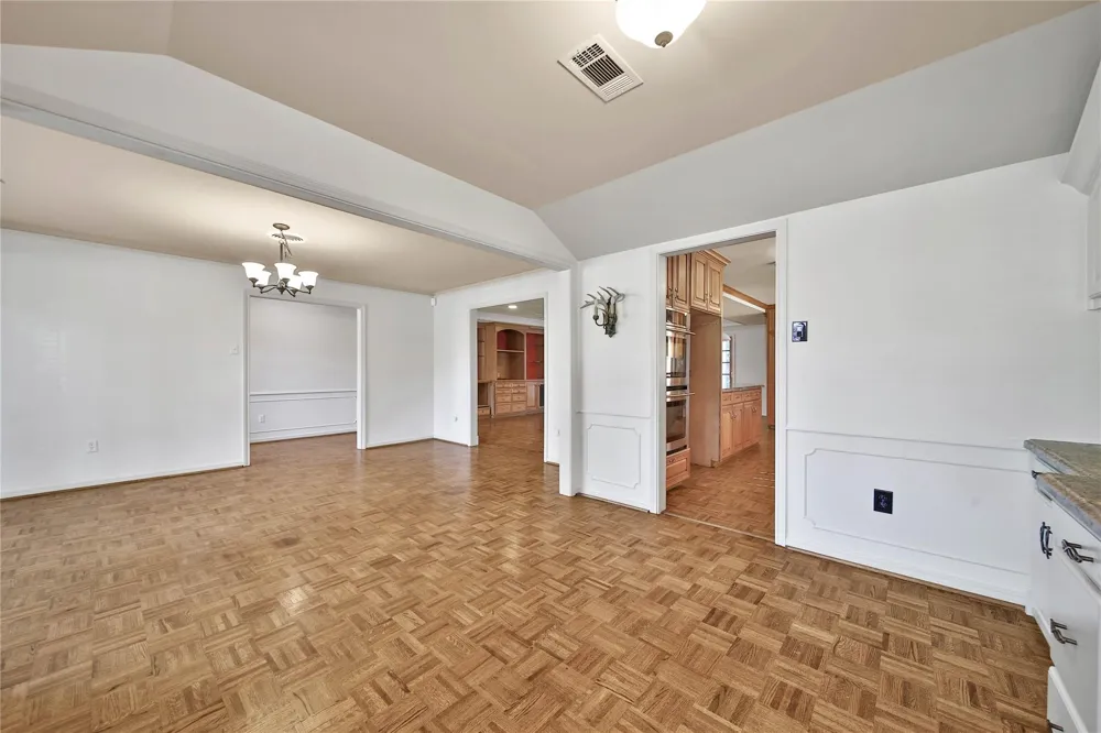 1147 Thornton Road Houston, TX 77018