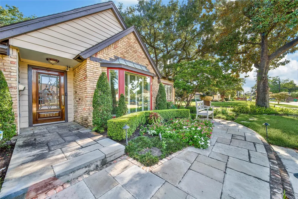 1147 Thornton Road Houston, TX 77018