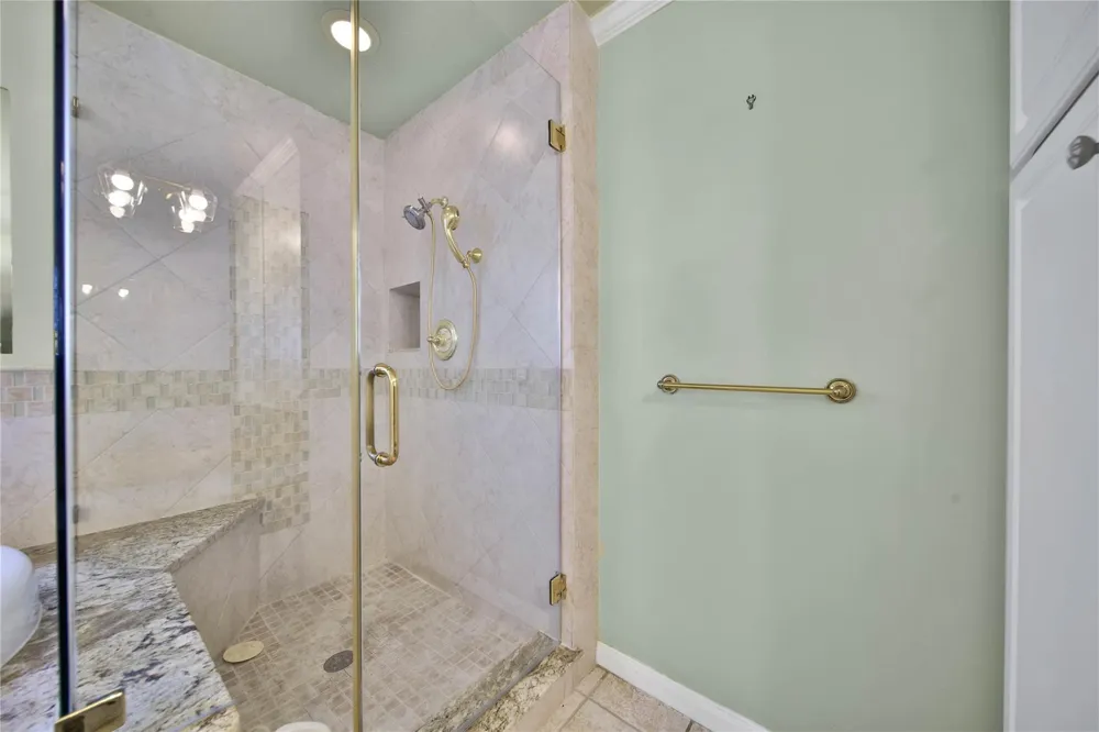1147 Thornton Road Houston, TX 77018