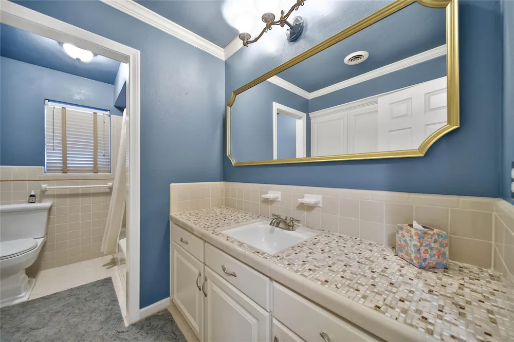 1147 Thornton Road Houston, TX 77018