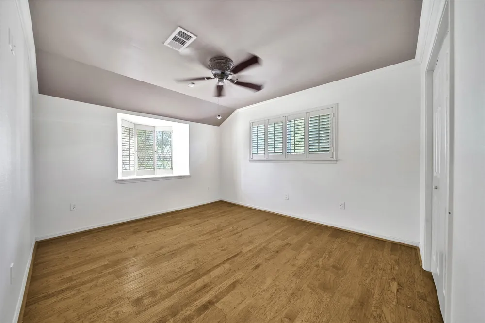 1147 Thornton Road Houston, TX 77018