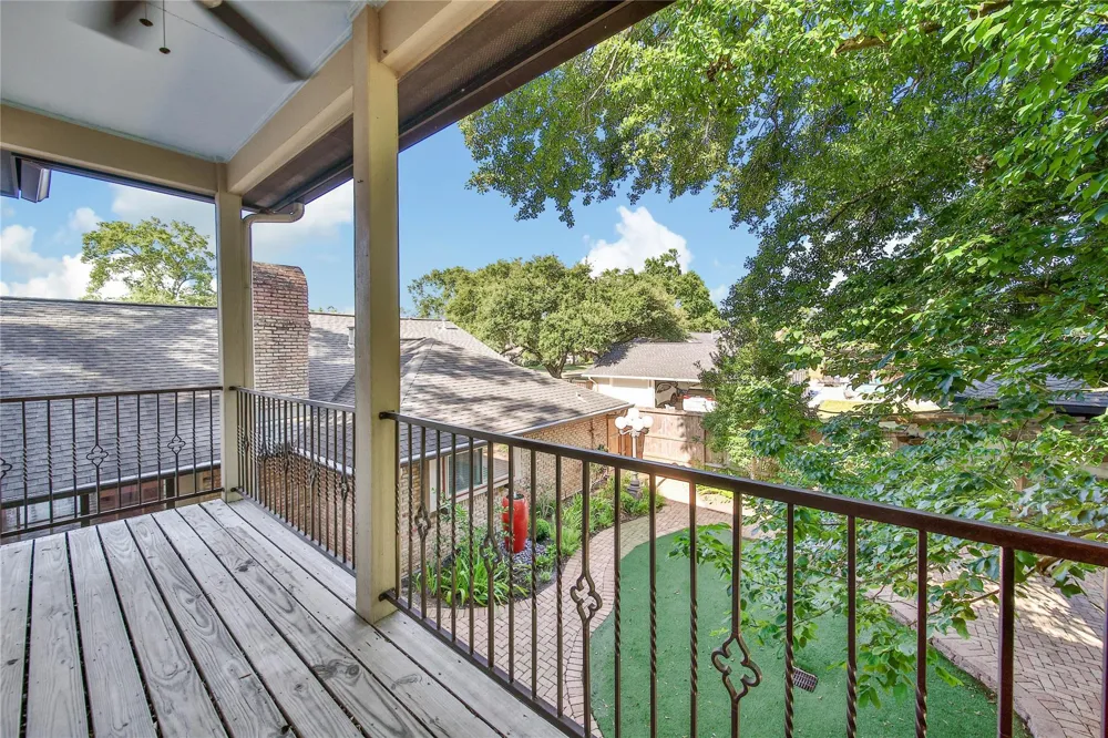 1147 Thornton Road Houston, TX 77018