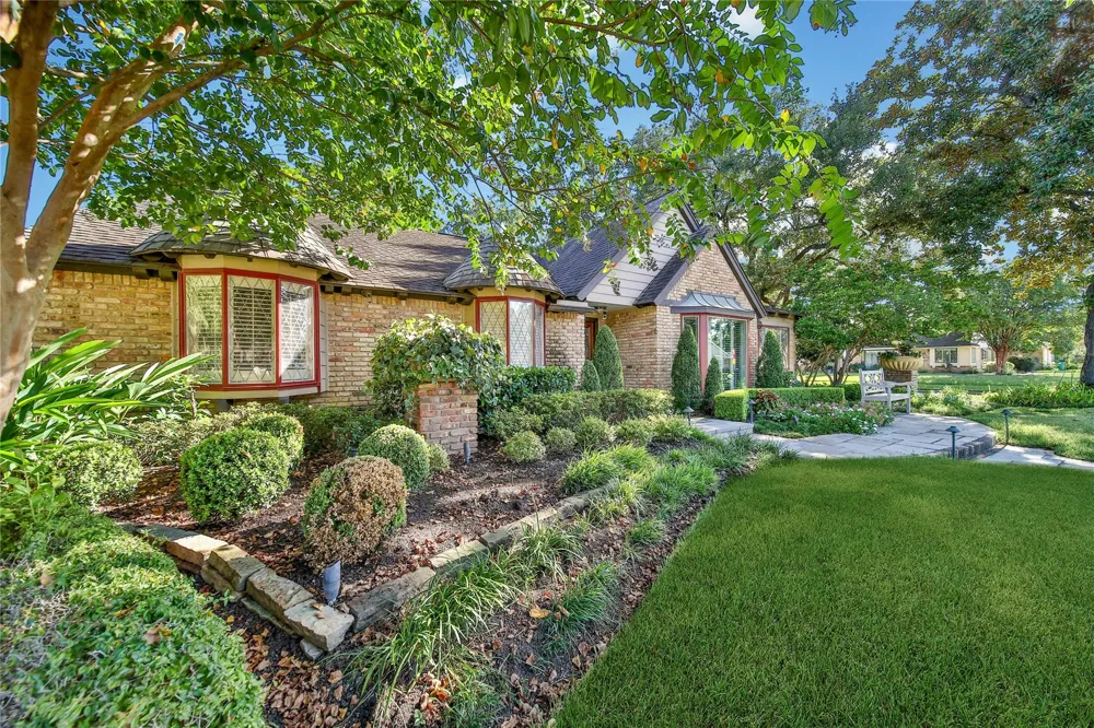 1147 Thornton Road Houston, TX 77018