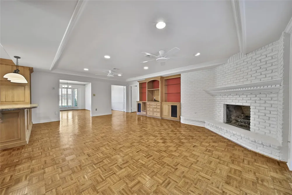 1147 Thornton Road Houston, TX 77018