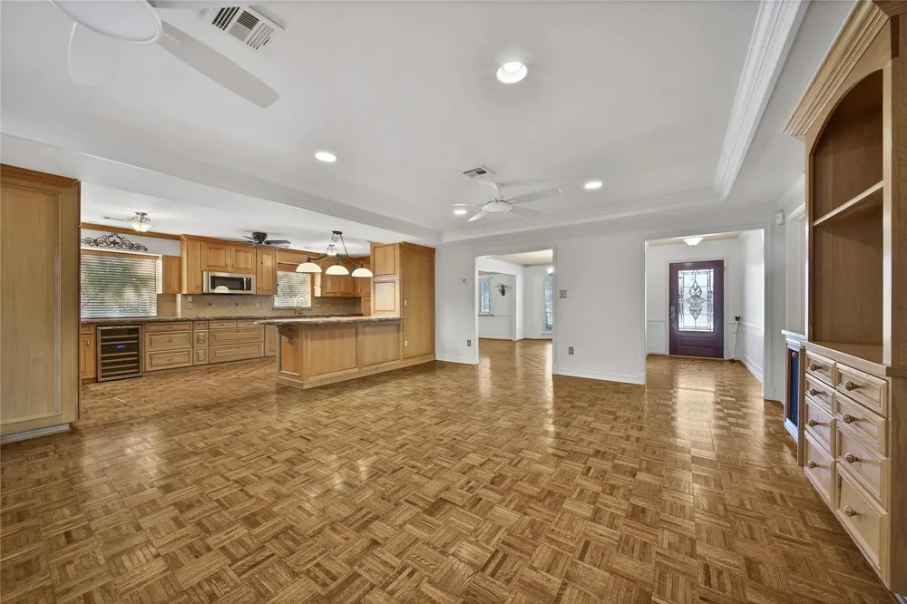 1147 Thornton Road Houston, TX 77018