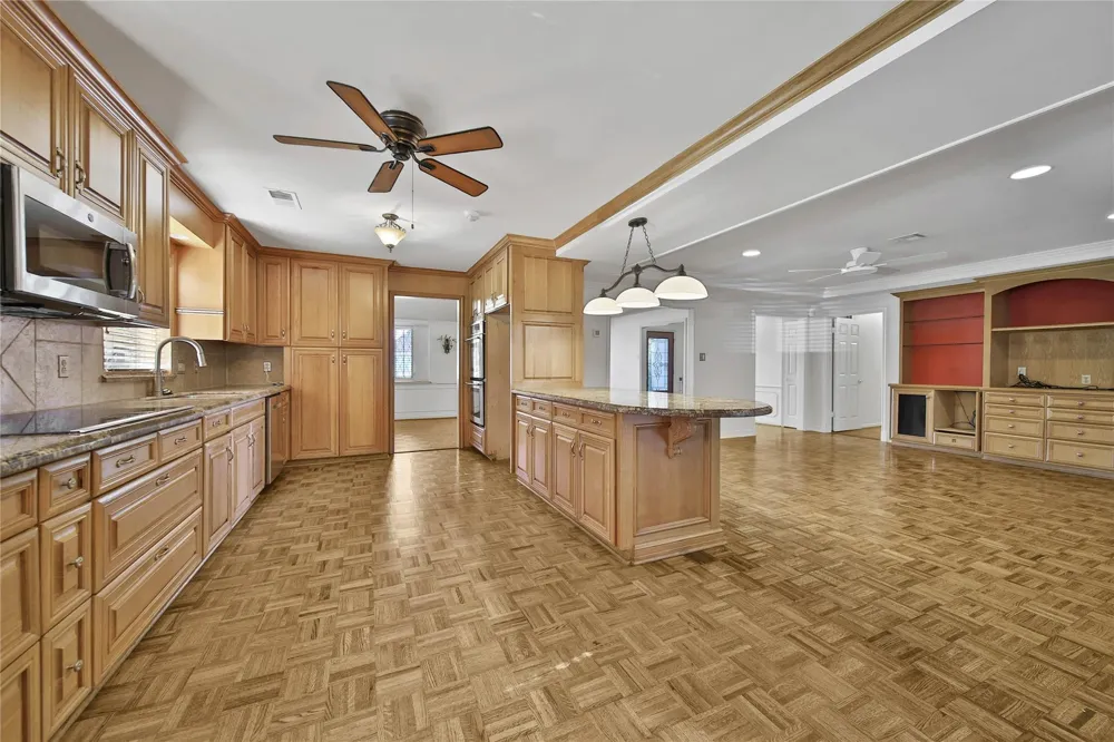 1147 Thornton Road Houston, TX 77018