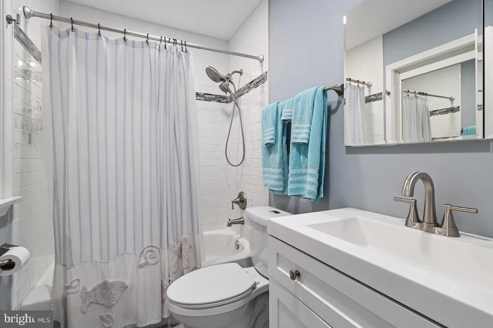 8210 CARRLEIGH PARKWAY #6 Springfield, VA 22152