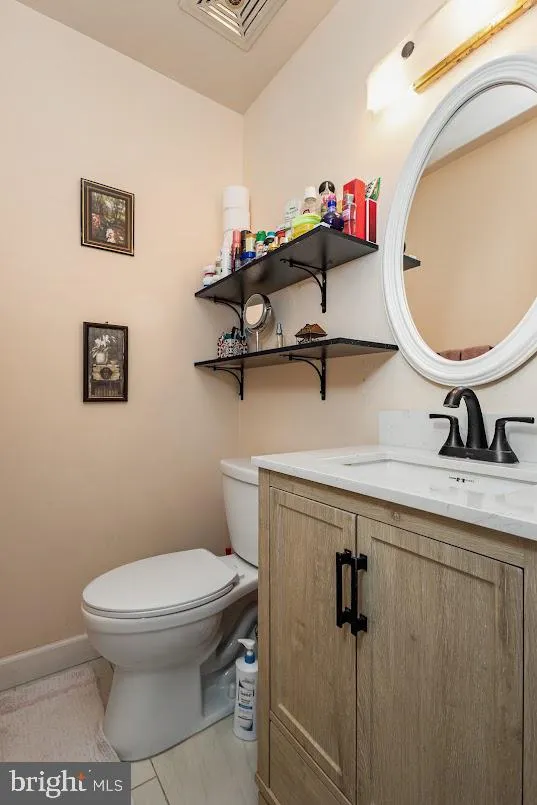 8210 CARRLEIGH PARKWAY #6 Springfield, VA 22152