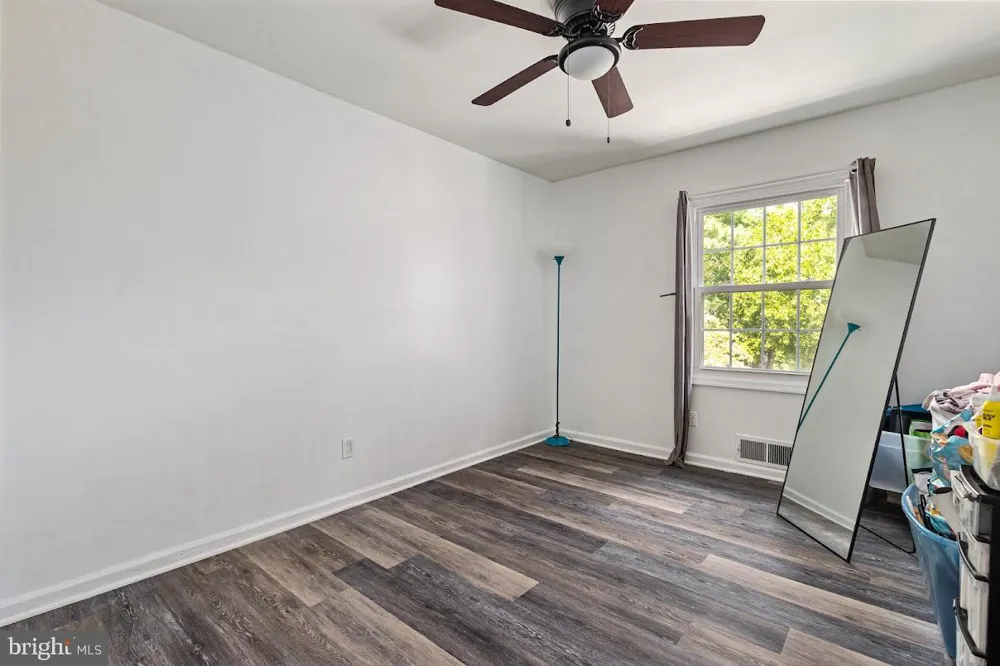 8210 CARRLEIGH PARKWAY #6 Springfield, VA 22152