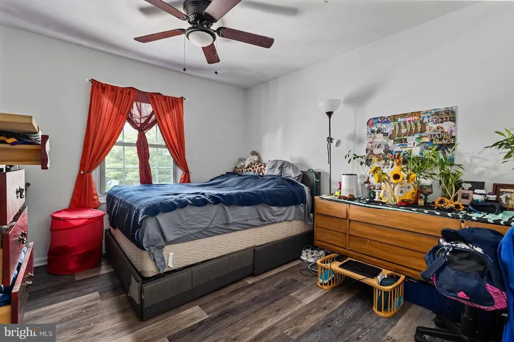 8210 CARRLEIGH PARKWAY #6 Springfield, VA 22152