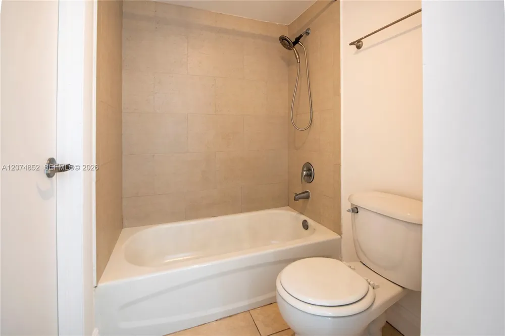 4147 Stirling Rd #406 Dania Beach, FL 33314