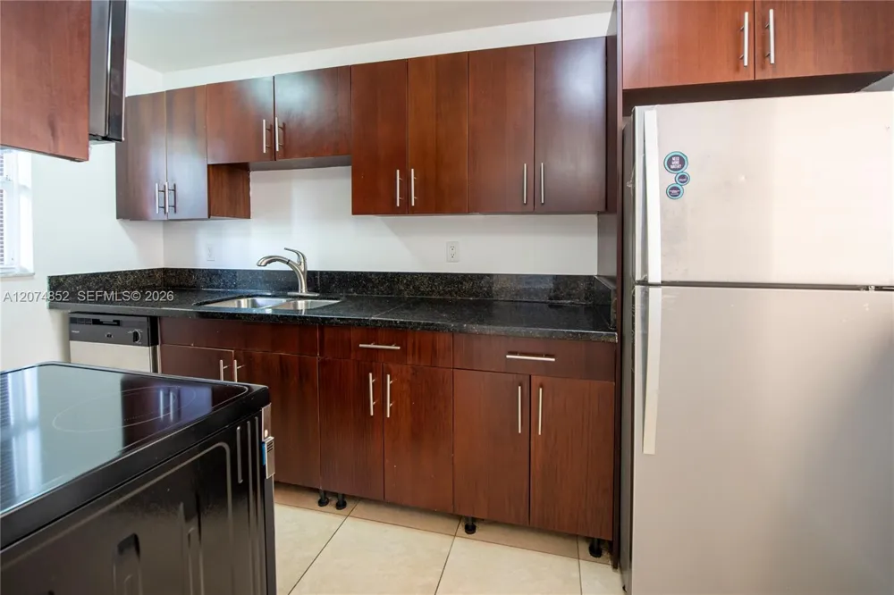 4147 Stirling Rd #406 Dania Beach, FL 33314