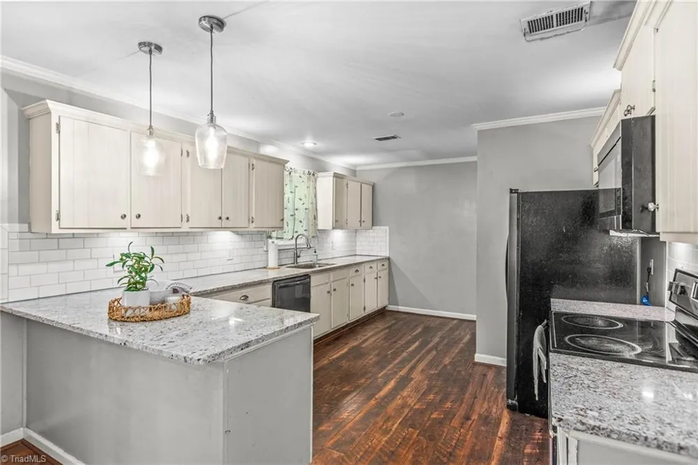 107 Rose Trail King, NC 27021