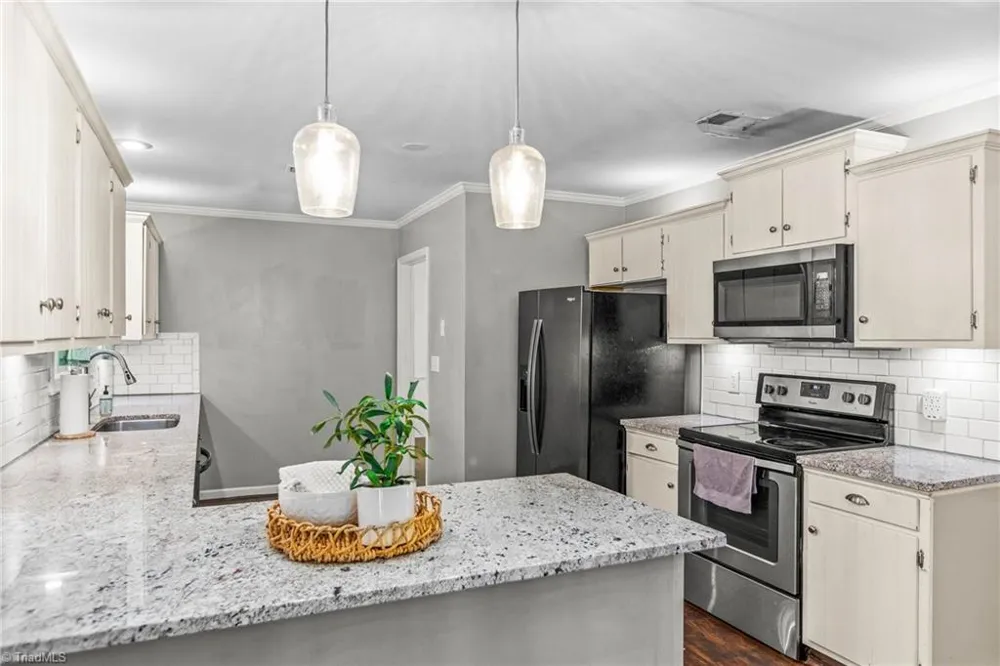 107 Rose Trail King, NC 27021