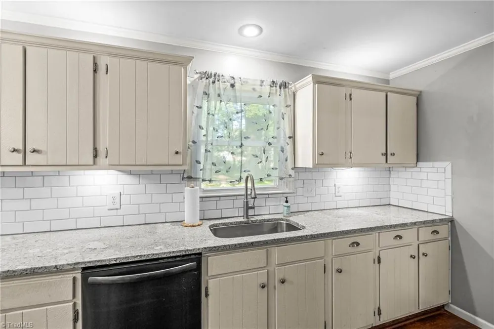 107 Rose Trail King, NC 27021