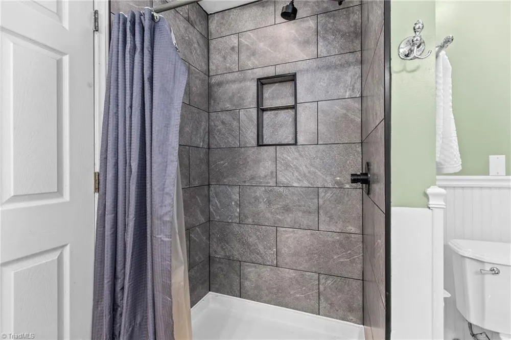 107 Rose Trail King, NC 27021