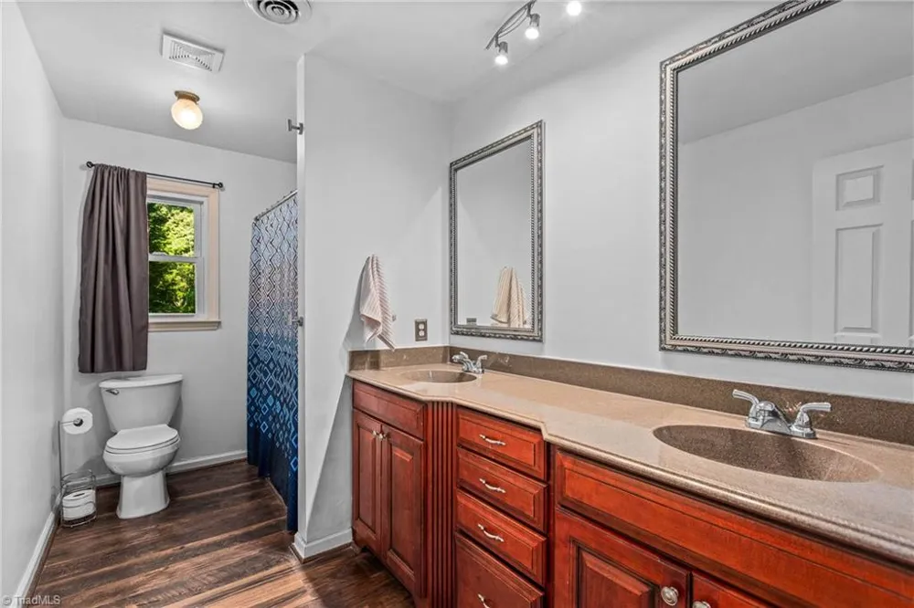 107 Rose Trail King, NC 27021