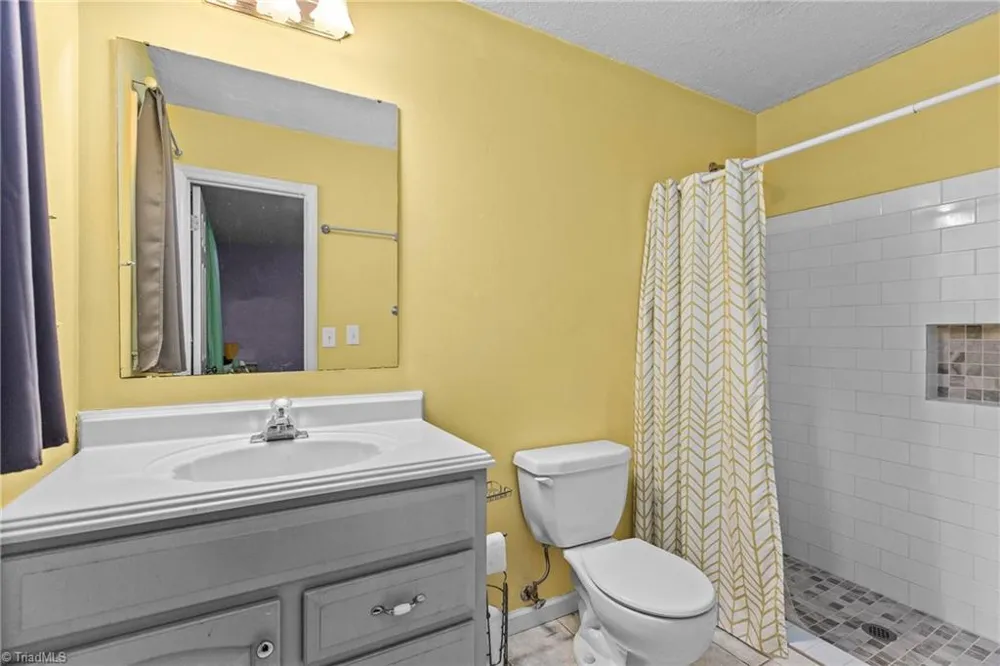 107 Rose Trail King, NC 27021