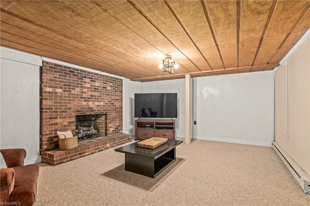 107 Rose Trail King, NC 27021