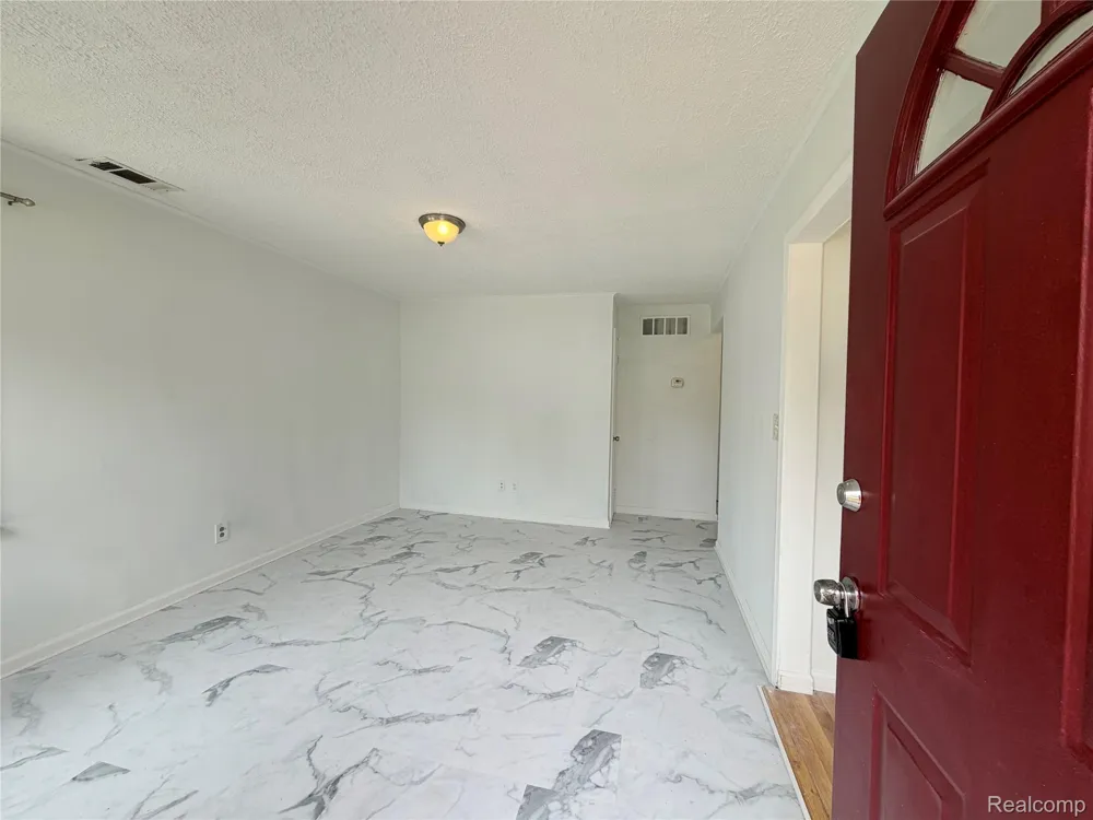 2399 Fisher Street Melvindale City, MI 48122
