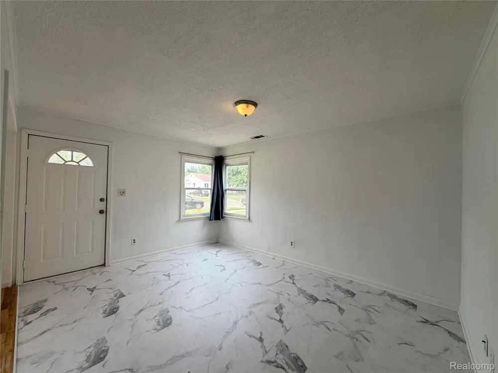 2399 Fisher Street Melvindale City, MI 48122