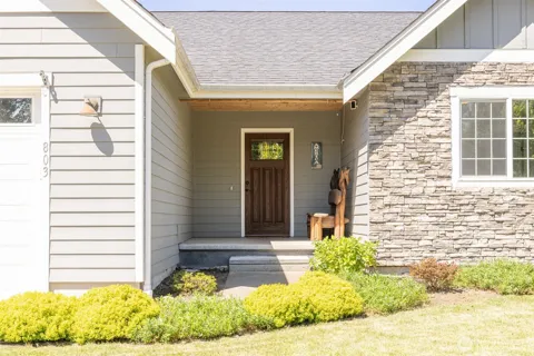 803 Mapleridge Drive