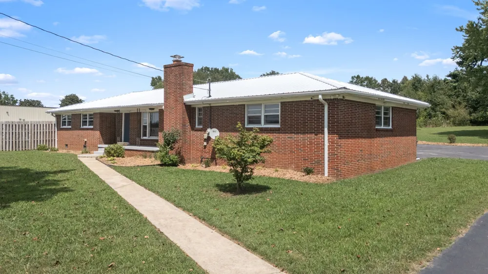 905 S Main St Estill Springs, TN 37330