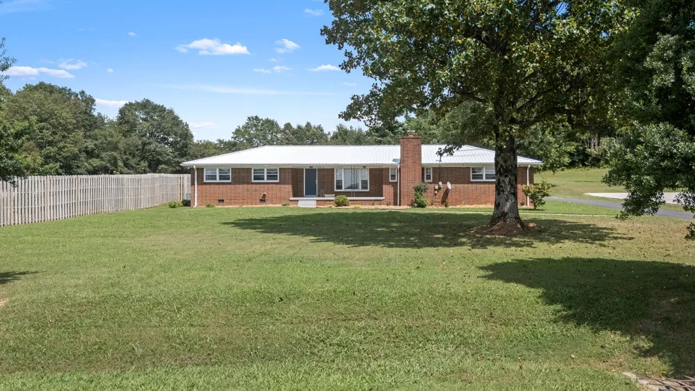 905 S Main St Estill Springs, TN 37330