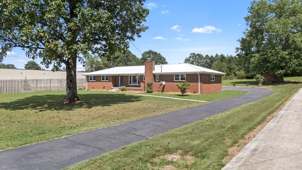905 S Main St Estill Springs, TN 37330