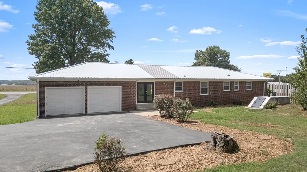 905 S Main St Estill Springs, TN 37330