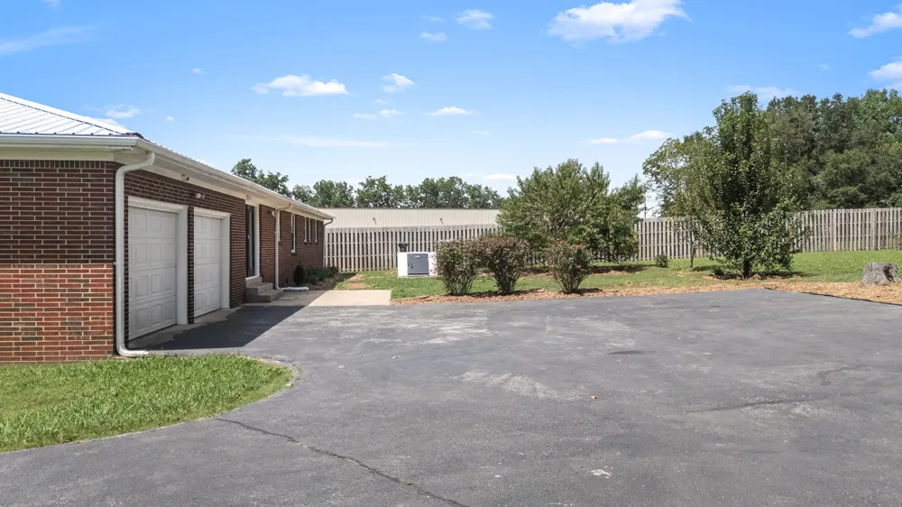 905 S Main St Estill Springs, TN 37330