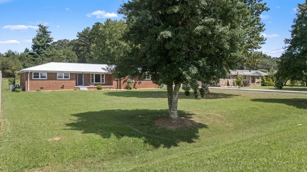 905 S Main St Estill Springs, TN 37330