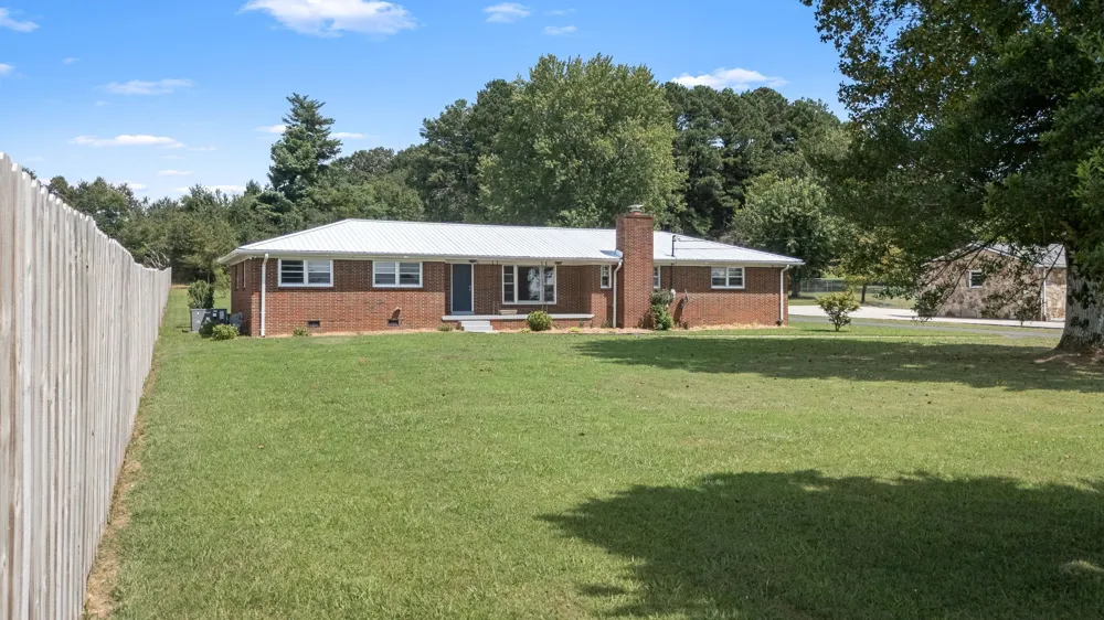 905 S Main St Estill Springs, TN 37330