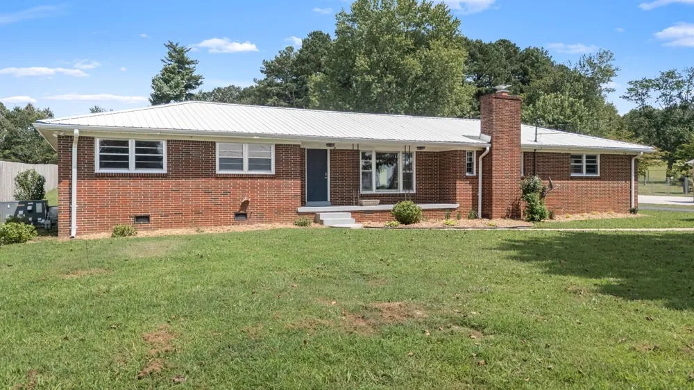 905 S Main St Estill Springs, TN 37330