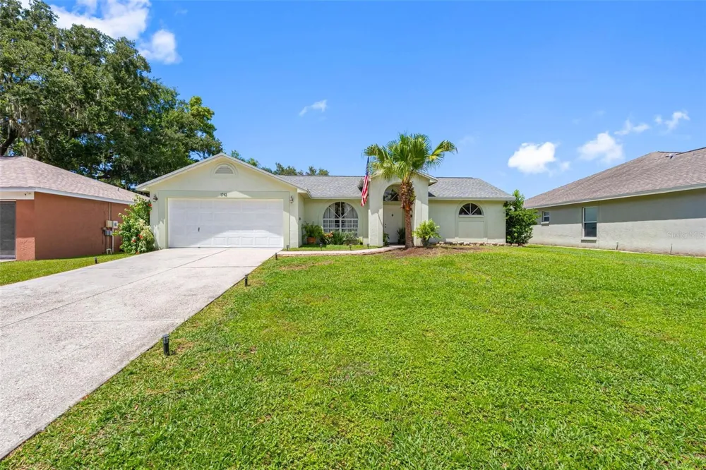 1742 STAYSAIL DRIVE Valrico, FL 33594