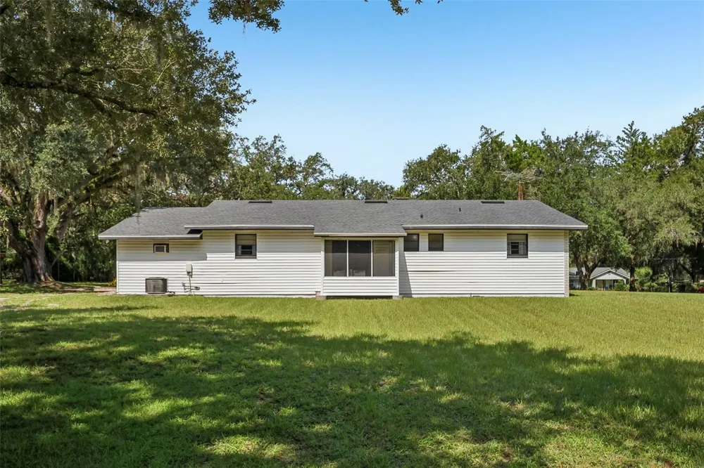 209 JASPER STREET Bushnell, FL 33513