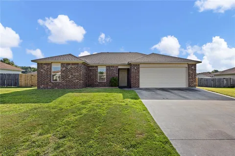104 COUNTRY OAKS DRIVE