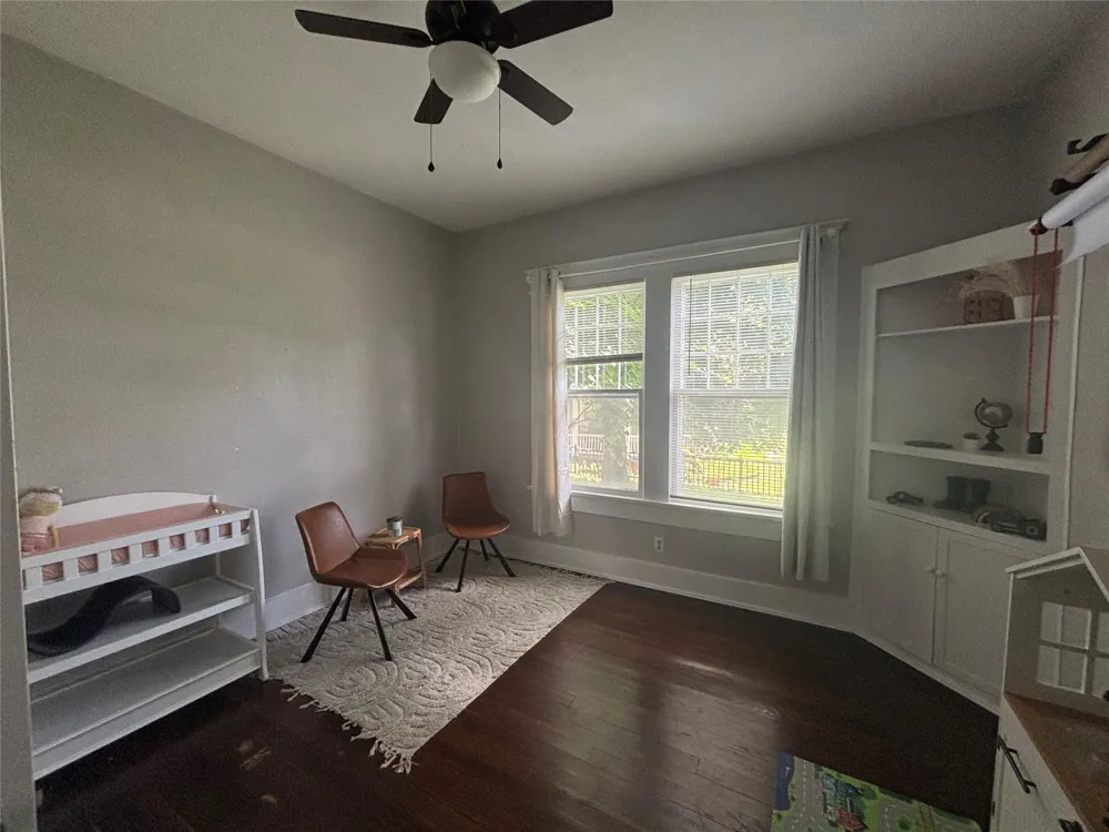311 W Sam Rayburn Drive Bonham, TX 75418