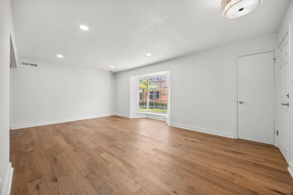 6035 Sandhurst Lane #B Dallas, TX 75206