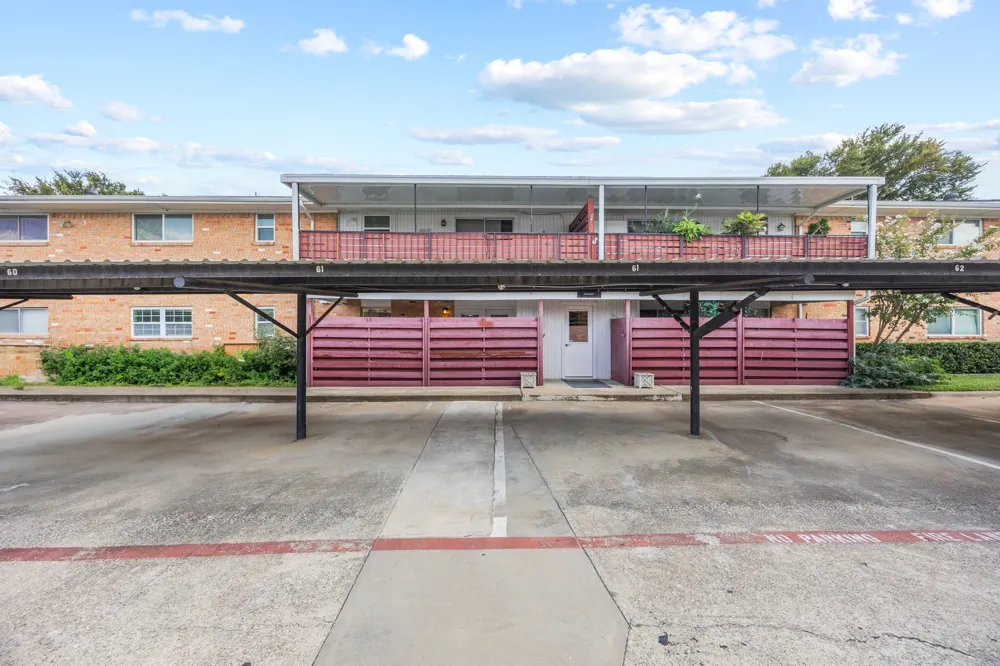 6035 Sandhurst Lane #B Dallas, TX 75206