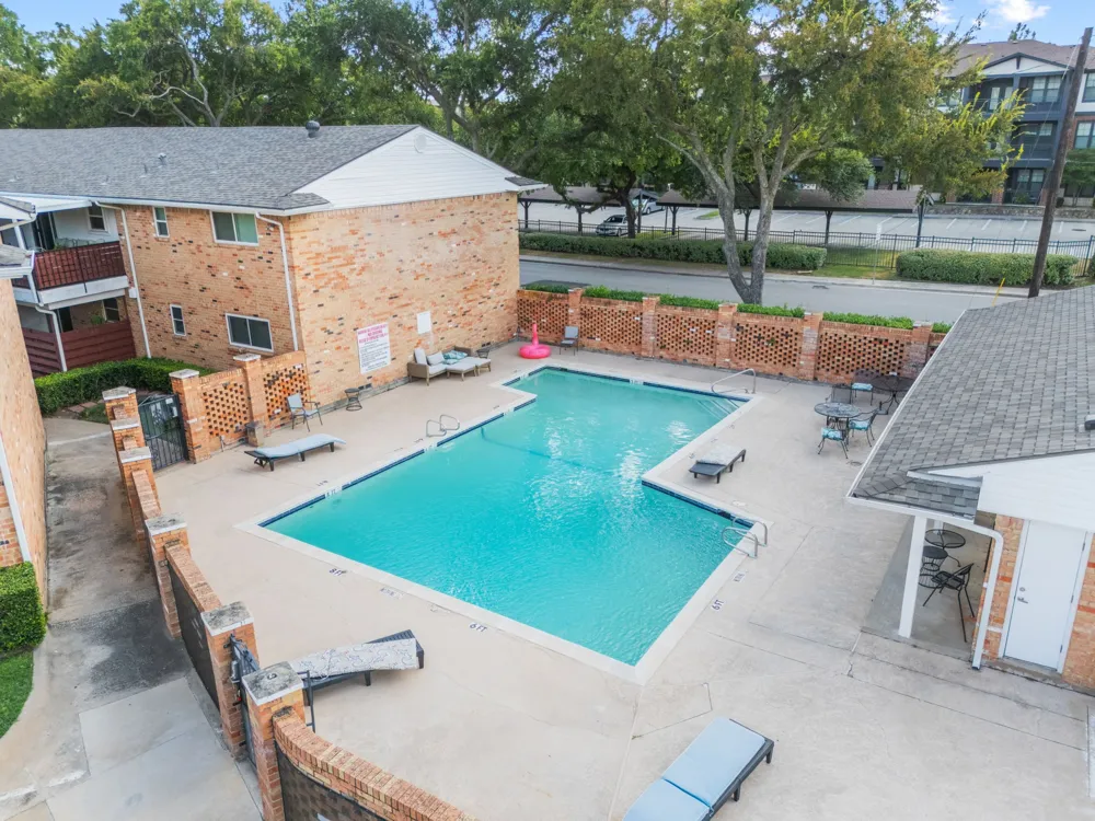 6035 Sandhurst Lane #B Dallas, TX 75206