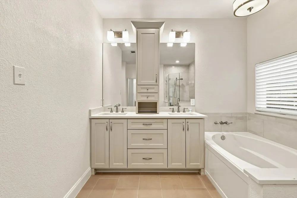 8809 Hedge Row Court North Richland Hills, TX 76182