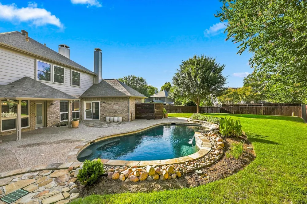 8809 Hedge Row Court North Richland Hills, TX 76182