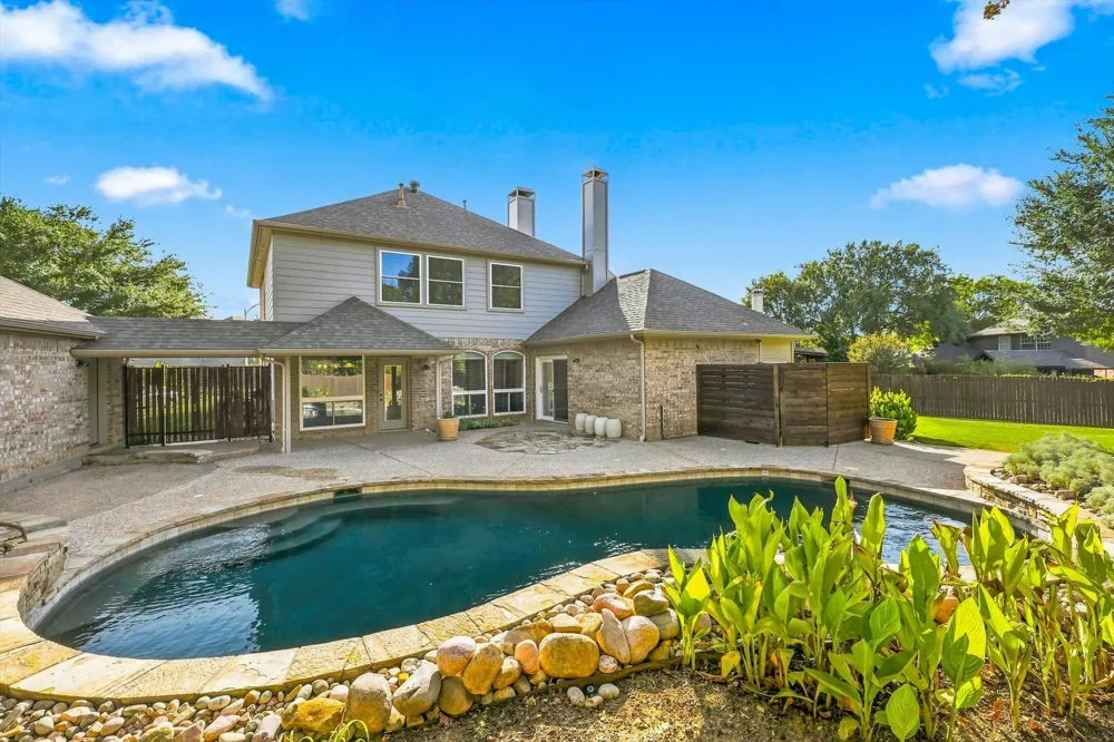 8809 Hedge Row Court North Richland Hills, TX 76182