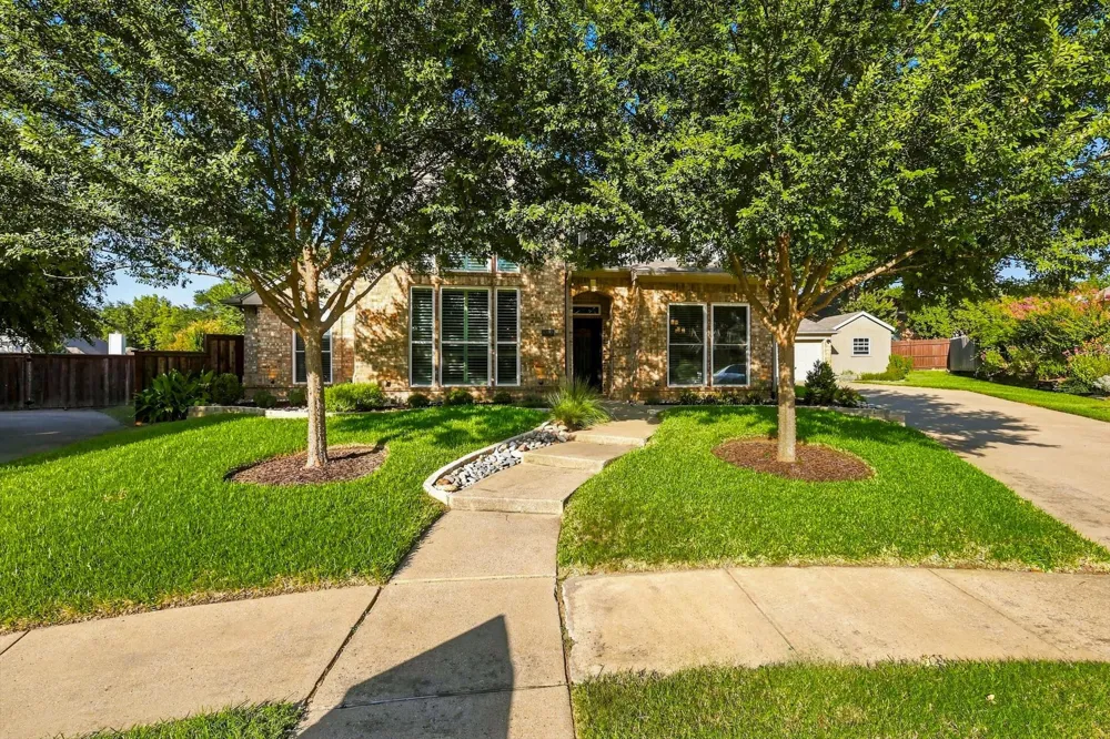 8809 Hedge Row Court North Richland Hills, TX 76182