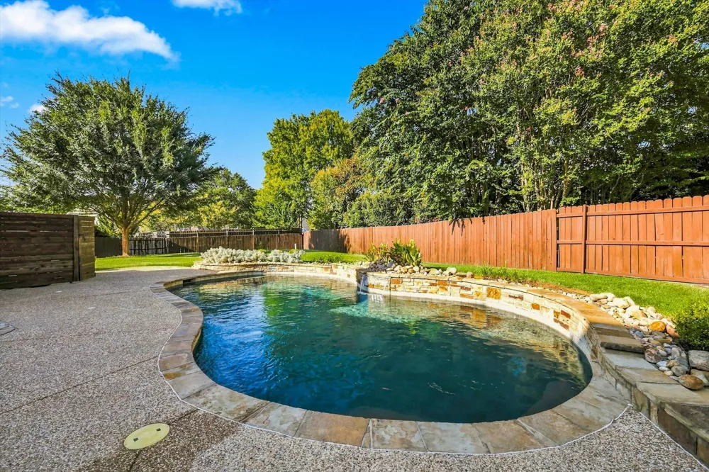 8809 Hedge Row Court North Richland Hills, TX 76182
