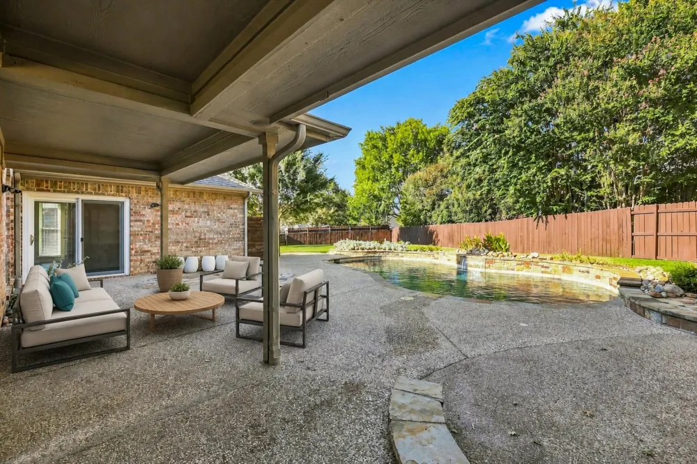 8809 Hedge Row Court North Richland Hills, TX 76182