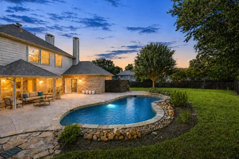 8809 Hedge Row Court