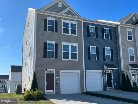 220 CHARTERHOUSE STREET
