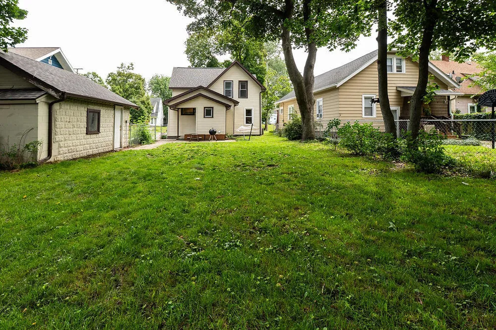 1909 Linden Avenue SE Grand Rapids, MI 49507